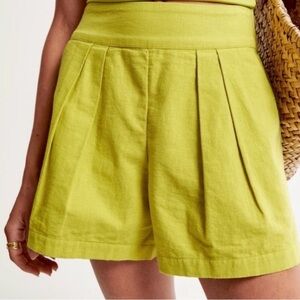 Abercrombie Ultra High Rise Linen Pleated PullOn Shorts- Small
